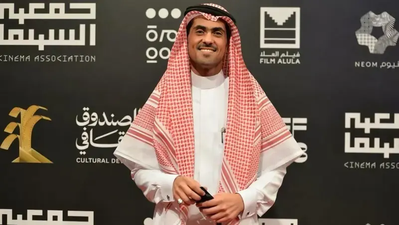 من هو الروائي السعودي أسامة المسلم الذي تدافع عليه القراء في الجزائر والمغرب ومصر؟
