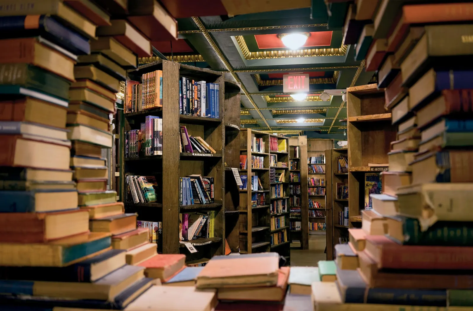 كتب كشفت المستقبل بالمصادفة