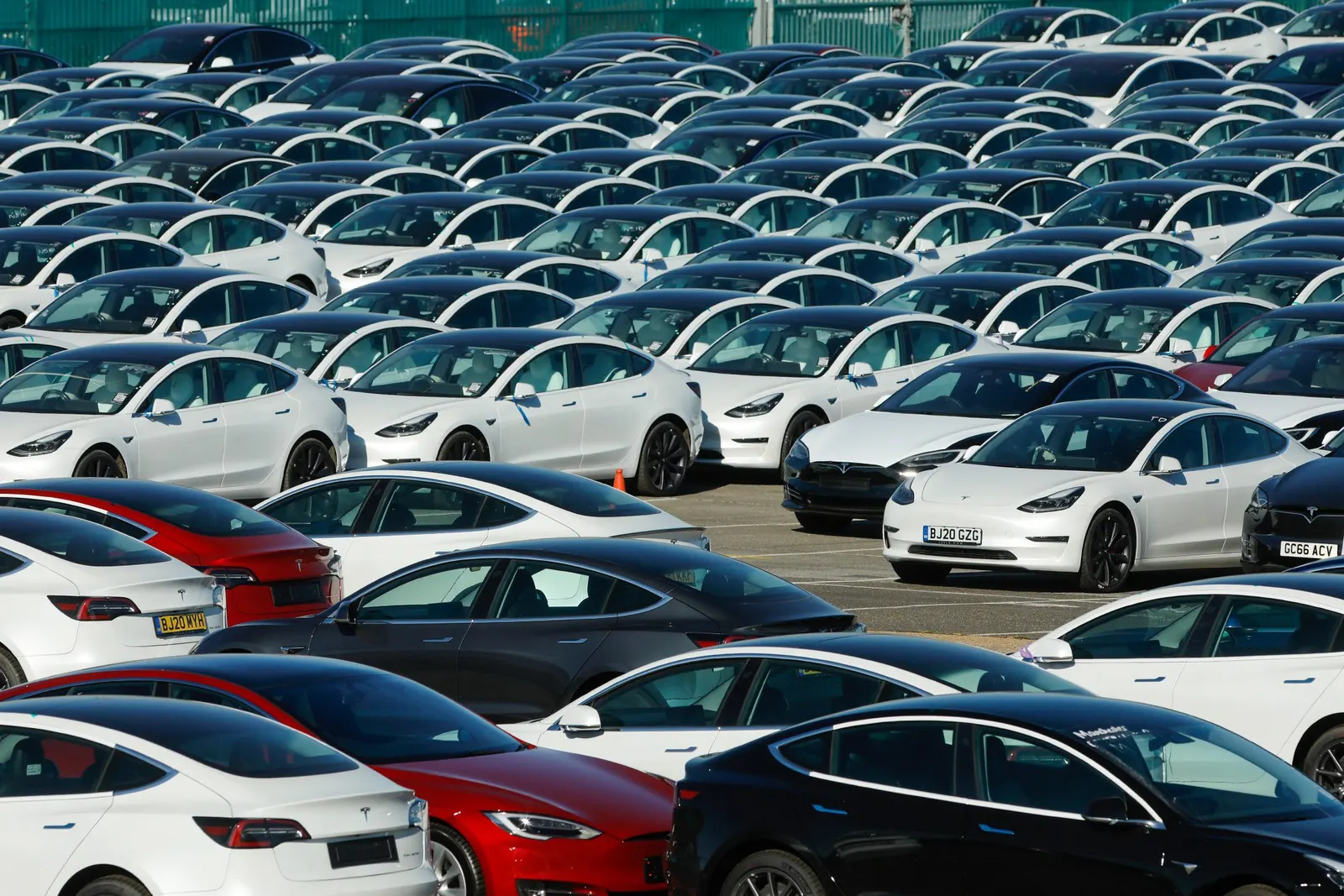 مبيعات شركات صناعة السيارات حسب المنطقة في عام 2023