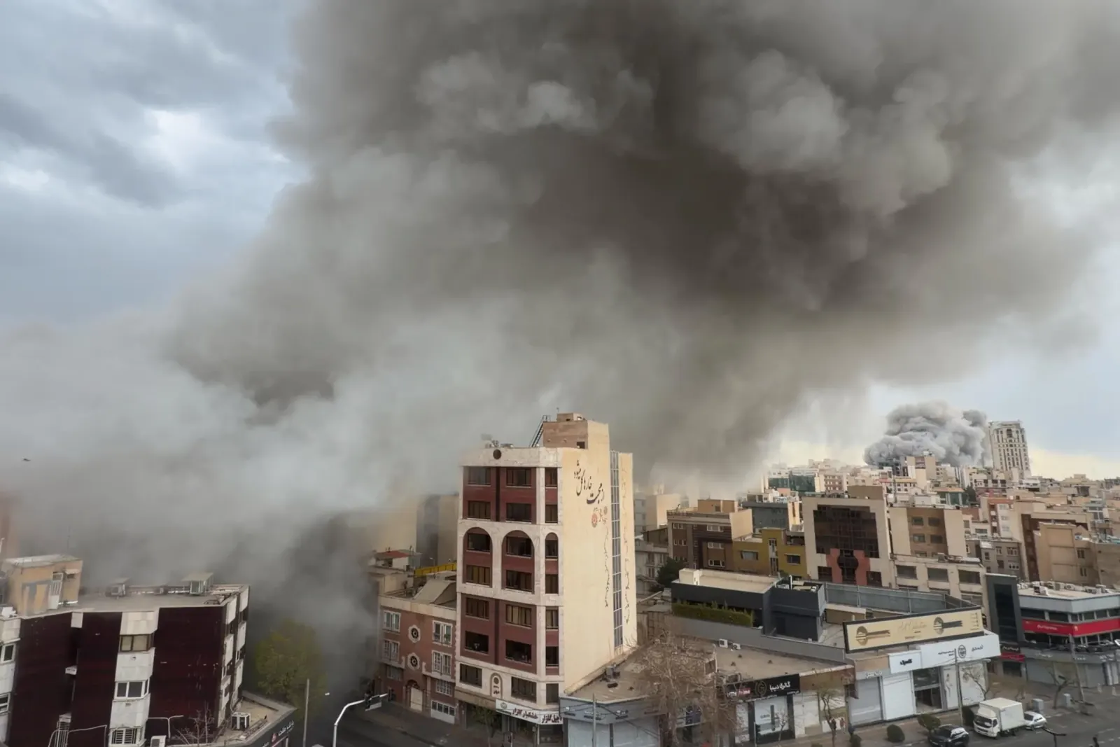 إيران تتحدى واشنطن باستراتيجية الصمود وتعطيل الطاقة