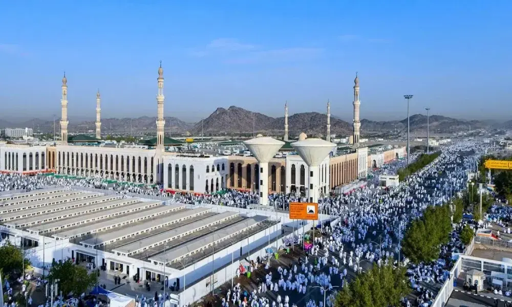 مسجد نمرة.. تاريخ عريق وتصميم فريد