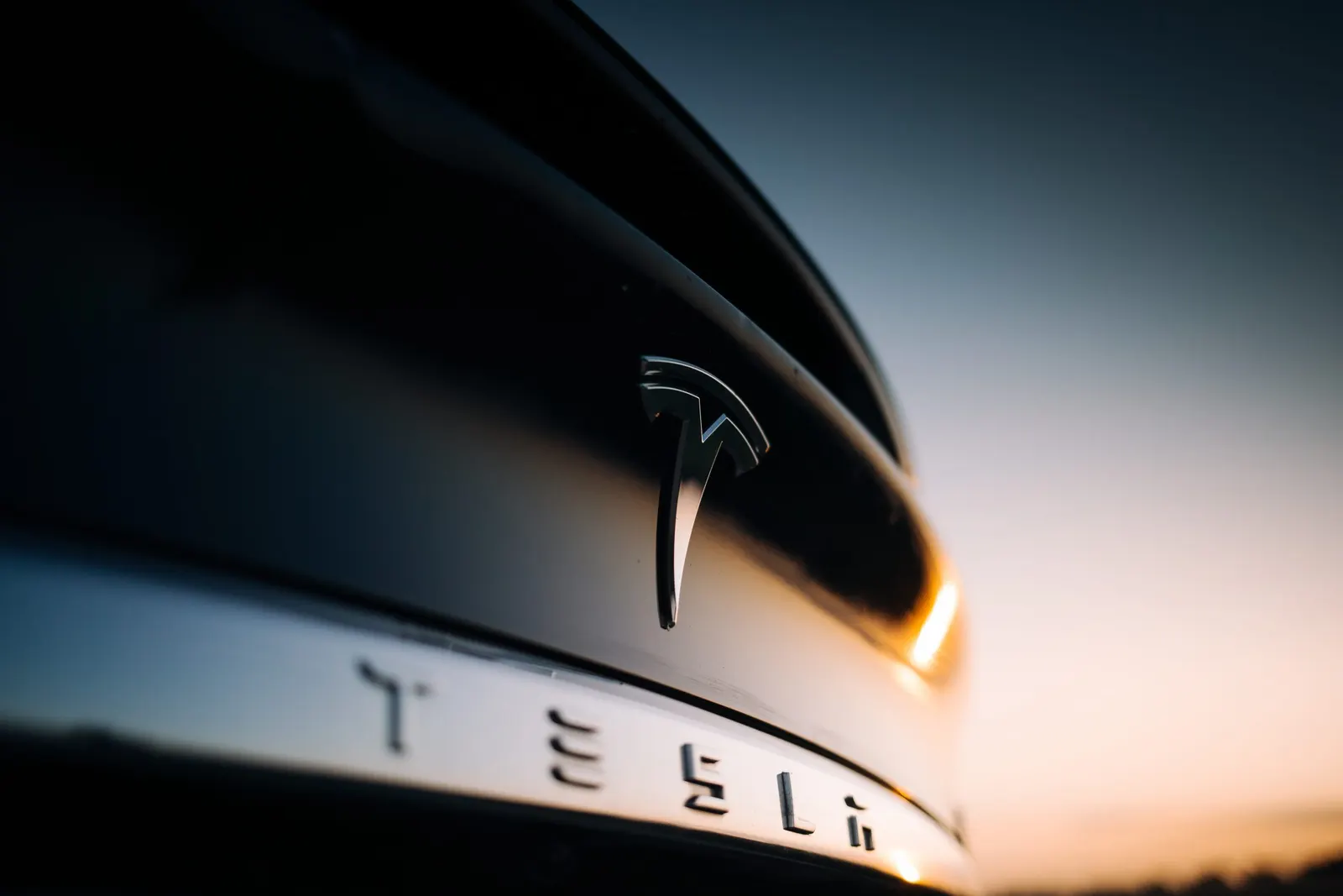 Tesla.. لا للدعاية، نعم للابتكار