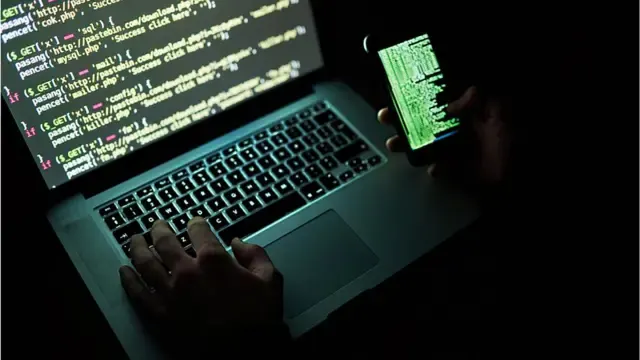 ما هي لغة PHP ولماذا تسببت في تعطيل مواقع إلكترونية للحكومات؟