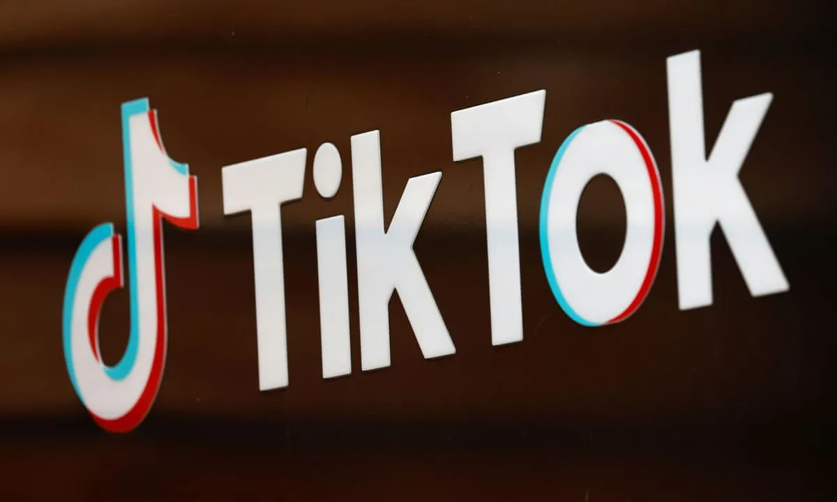 TikTok يقدم الدعم لمستخدميه ضد الأفكار السلبية.. كيف ذلك؟