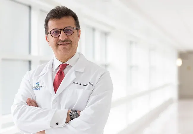 من هو الدكتور هاني نجم السعودي الفائز بجائزة "نوابغ العرب" في الطب؟