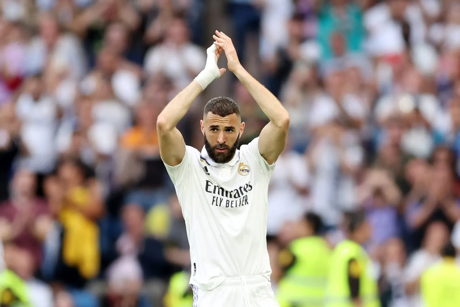 بالفيديو| بنزيما في الاتحاد.. تفاصيل وكواليس وداع مدريد والتوجه إلى السعودية