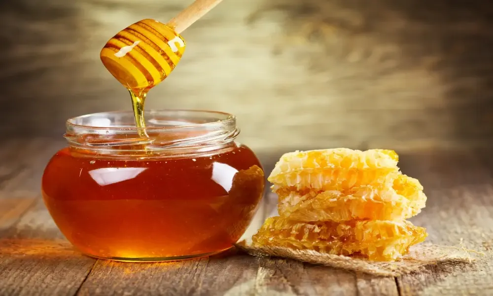 محظور على هذه الفئة.. فوائد ومخاطر تناول العسل
