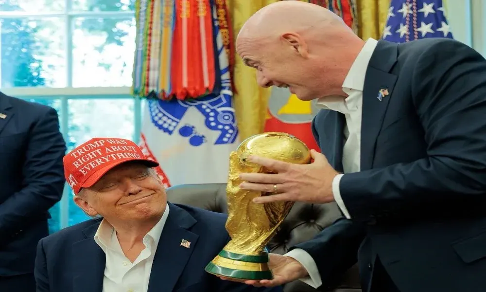 ترامب يشعل أزمة في كأس العالم بعد رفع الإيقاف عن بالوغون