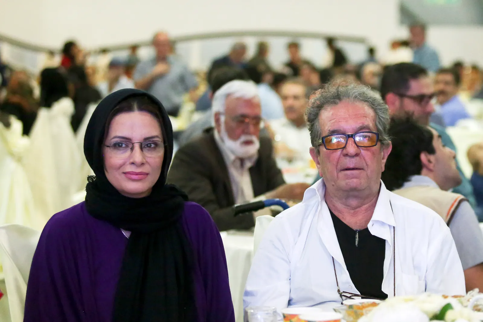 من هو المخرج "داريوش مهرجوئي" الذي قتل وزوجته طعنًا في إيران؟