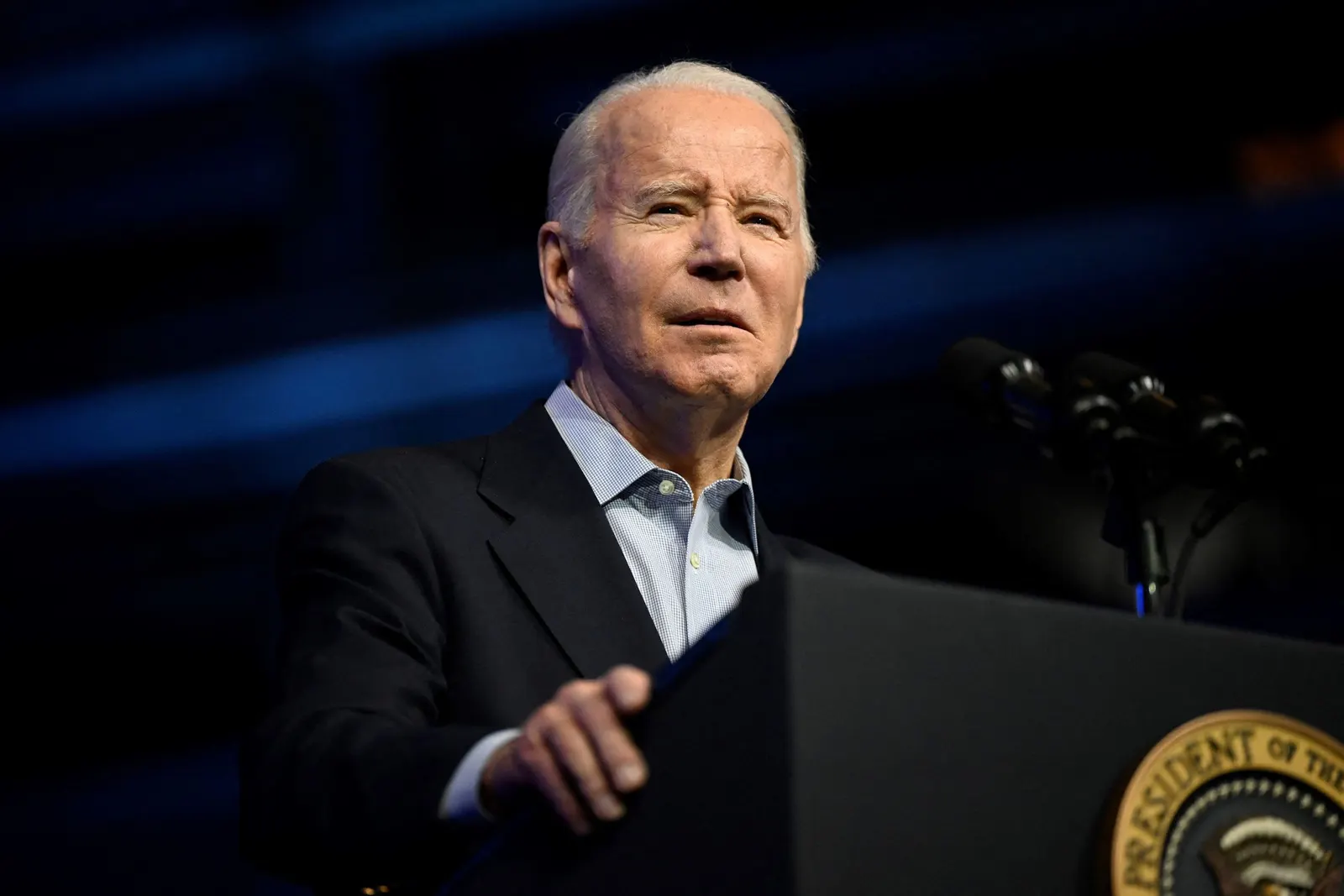 طبيب بايدن التقى بمتخصص في مرض "باركنسون".. ماذا نعرف عنه؟