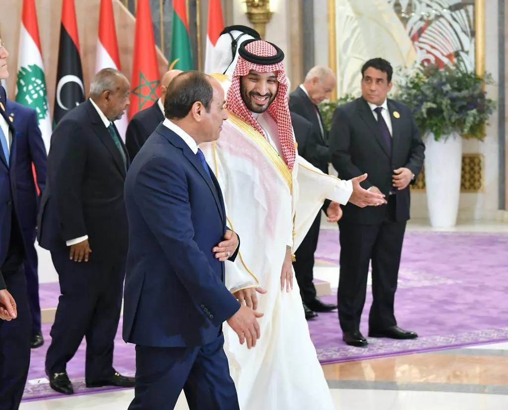 من المساندة إلى الشراكة.. ماذا يروي تاريخ الدعم العربي؟