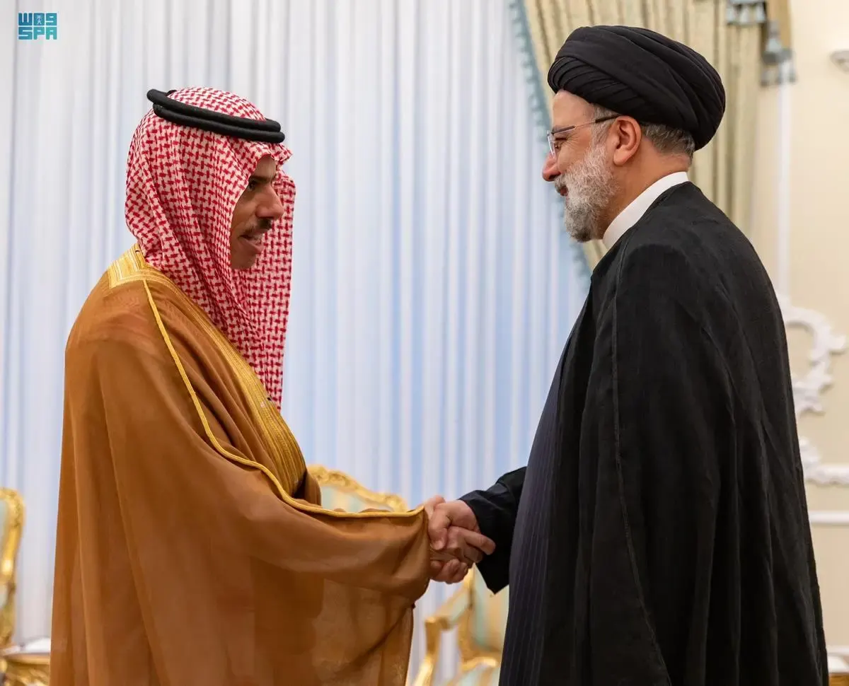 دعوة من الملك سلمان لرئيس إيران.. ماذا بعد زيارة وزير الخارجية إلى طهران؟