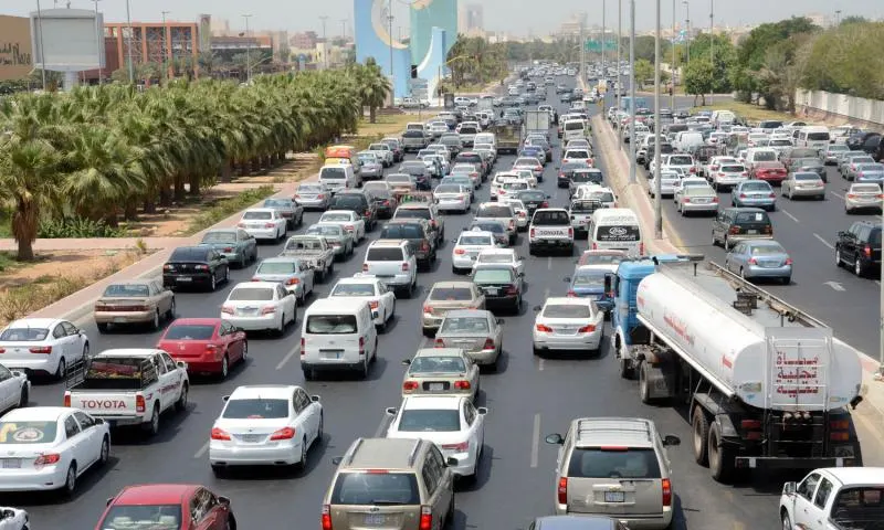 مبيعات السيارات في 10 بلدان العربية