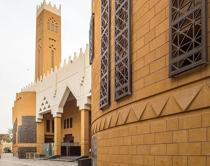 جامع خادم الحرمين الشريفين ببريدة.. مكانة علمية كبيرة وشاهد على روعة العمران