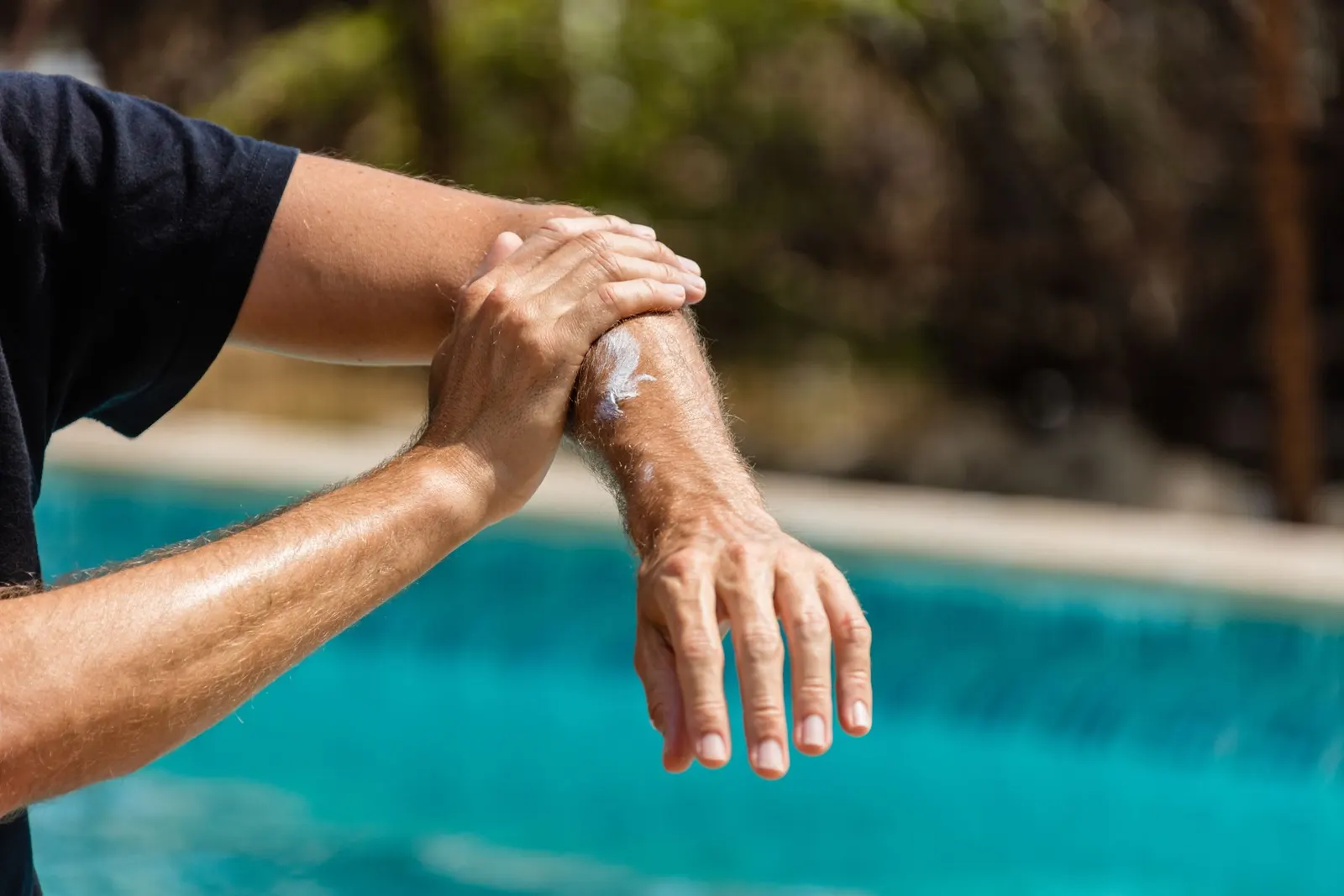 ما هو عامل الحماية من الشمس (SPF) وكم تحتاج منه حقاً؟.. الخبراء يجيبون
