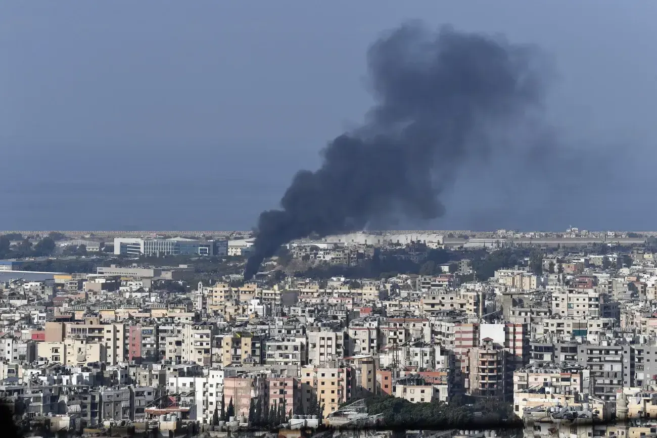 مقتل قيادي بحزب الله في أول ضربة إسرائيلية على بيروت منذ الهدنة