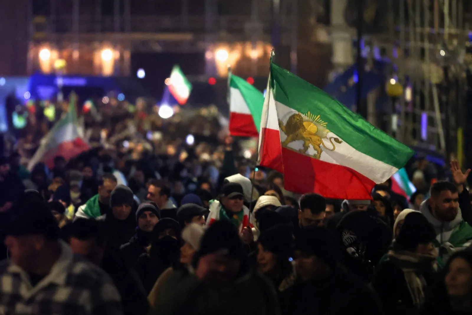 27 عامًا من الغضب الشعبي… لماذا لا تهدأ إيران؟