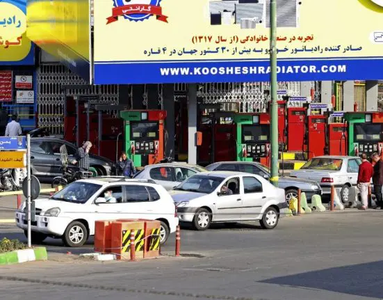 هجوم سيبراني يُعطل شبكة توزيع الوقود في إيران