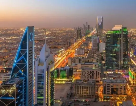 الاقتصاد السعودي في النمو