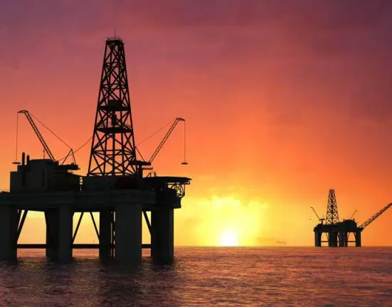على الصعيد العالمي، لا يزال هناك حوالي 1.6 تريليون برميل من النفط القابل للاستخراج، وفقًا لمسح أجرته شركة ريستاد إنرجي عام 2023.
