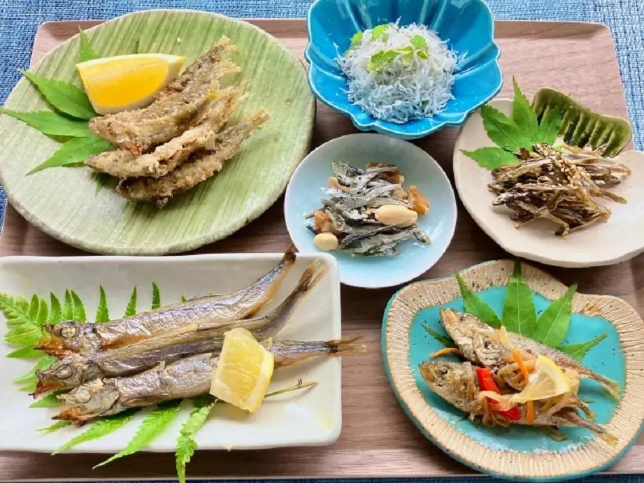 تناول الأسماك الصغيرة كاملة يرتبط بانخفاض خطر الوفاة بسبب السرطان وجميع الأسباب الأخرى لدى النساء اليابانيات