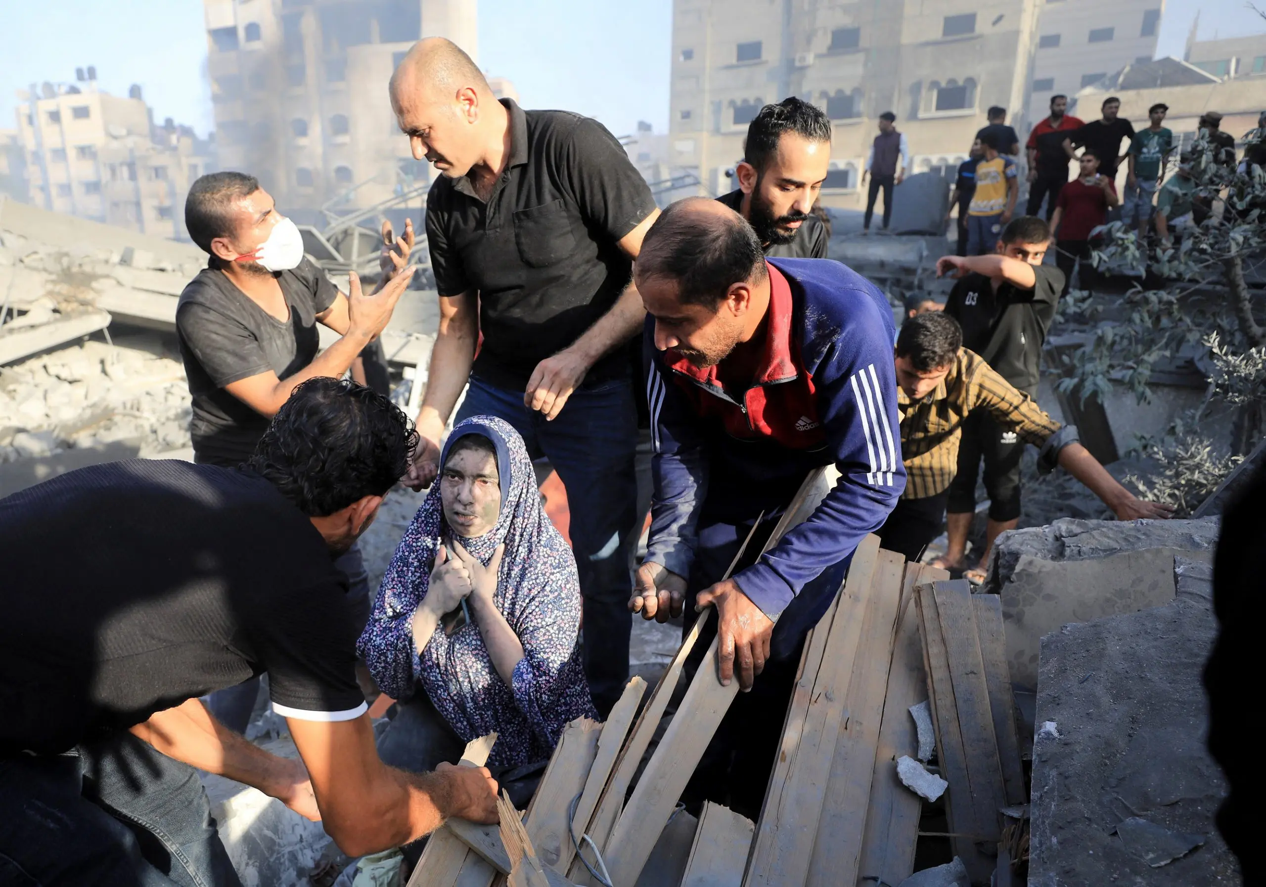 كشف تقرير ممي جديد، اليوم الأربعاء، عن أن إسرائيل وحماس ارتكبتا جرائم حرب خلال حرب غزة، وأن الأولى ارتكبت أيضًا جرائم ضد الإنسانية بسبب الخسائر الكبيرة بين المدنيين.