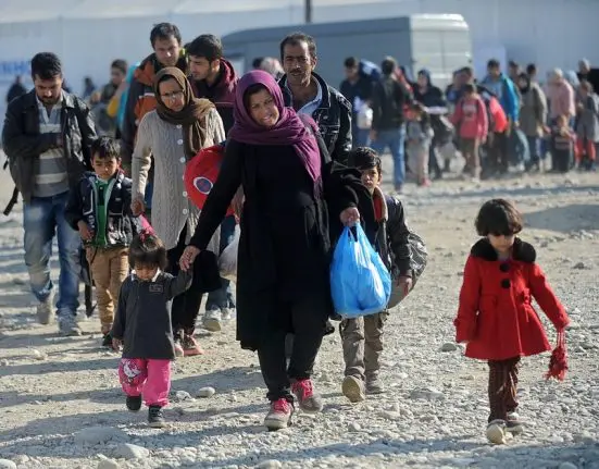 يبلغ عدد اللاجئين حول العالم 30,510,629 في عام 2023 وفق ما وثقته المفوضية السامية للأمم المتحدة لشؤون اللاجئين، وهم الأشخاص الذين غادروا وطنهم ليجدوا ملجأ آمنًا في بلد أجنبي.