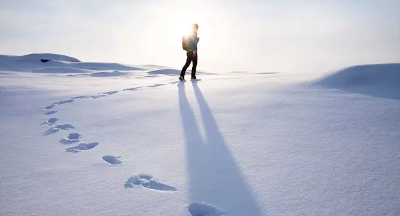 المشي على الثلج