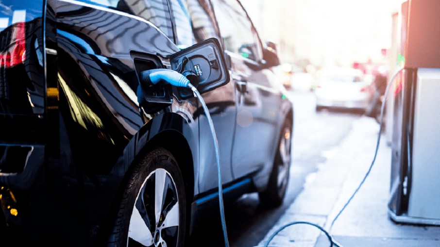 السيارات الكهربائية المبيعات مبيعات الأكثر مبيعًا تفوق صديقة للبيئة تقليل انبعاثات الكربون الانبعاثات BYD TESLA