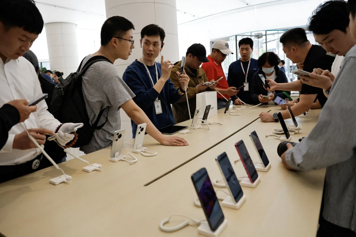 Huawei تطلق مجموعة جديدة من الهواتف لمنافسة Apple 