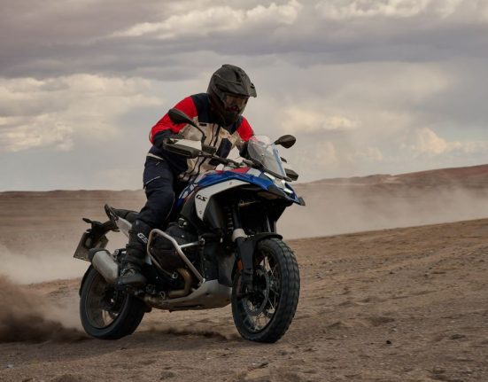 الدراجة البخارية BMW R 1300 GS