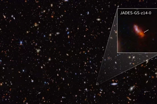 اكتشف تلسكوب جيمس ويب الفضائي أقدم وأبعد مجرات في الكون المعروف، والتي يعود تاريخها إلى 300 مليون سنة فقط بعد الانفجار الكبير، ومن المرجح أن يتبع ذلك اكتشاف مجرات سابقة.