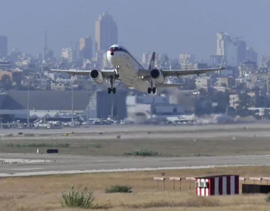 الولايات المتحدة تنضم إلى بريطانيا في الحث على مغادرة لبنان