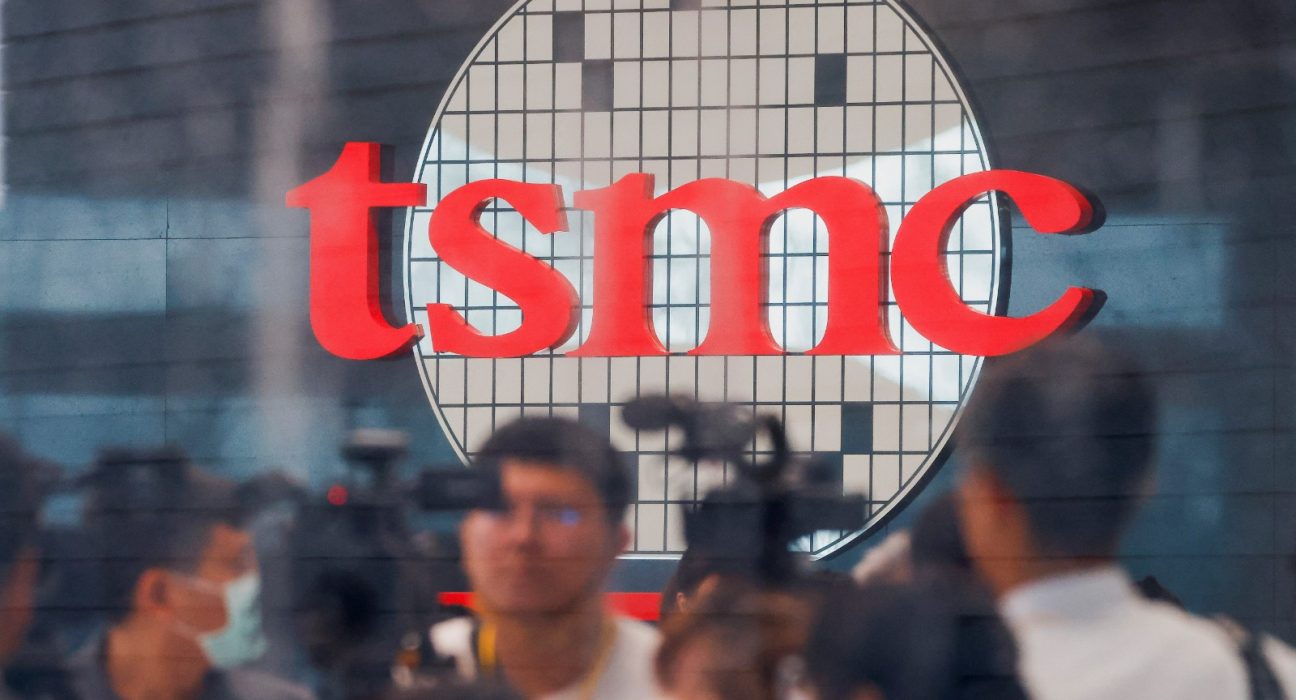 شركة TSMC تعلق شحناتها إلى شركة صينية لهذا السبب