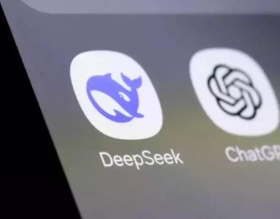 مقارنة بين DeepSeek وChatGPT