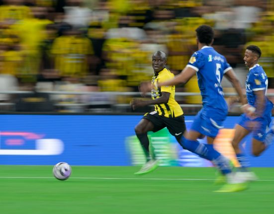 الاتحاد يفوز على الهلال ويتربع على صدارة ترتيب دوري روشن السعودي